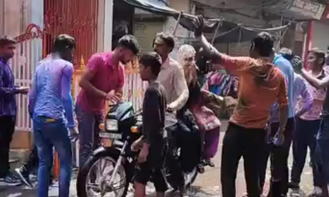 होली के दौरान मुस्लिम महिलाओं के साथ उत्पीड़न, में एक गिरफ्तार !