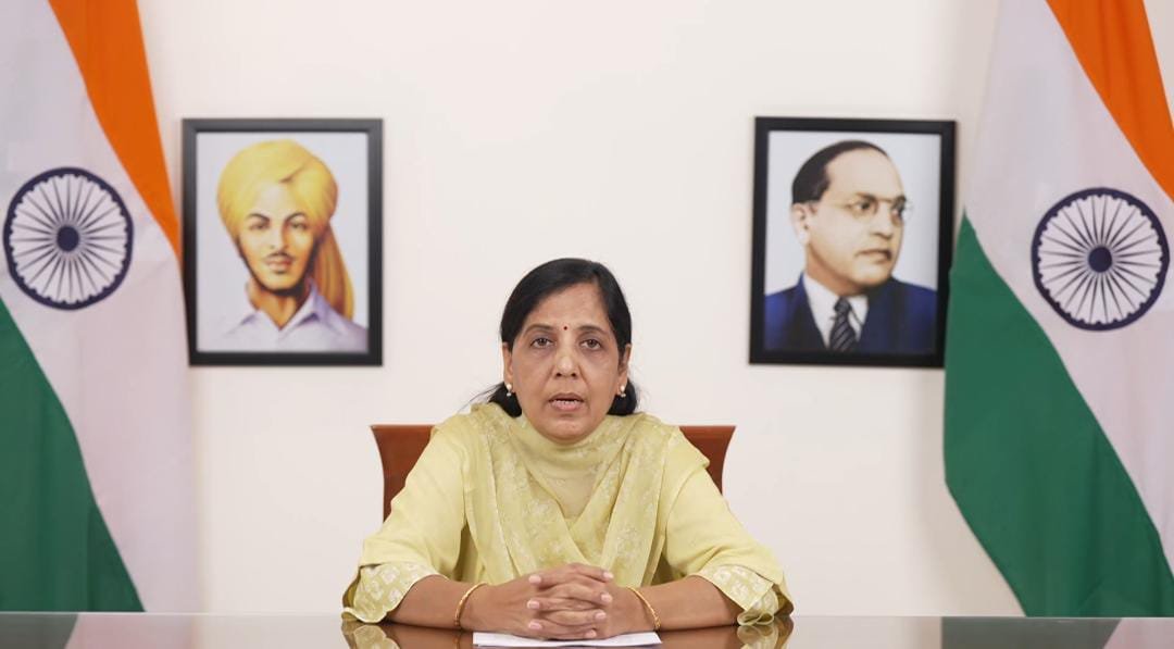 दिल्ली के मुख्यमंत्री अरविंद केजरीवाल कल अदालत में बताएंगे कि “शराब घोटाले” के नाम पर जिस धन की बात हो रही है, वह कहां है!