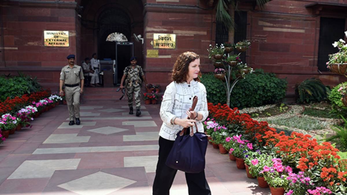 भारत ने संप्रभुता का दावा किया: केजरीवाल की गिरफ्तारी टिप्पणी पर अमेरिकी राजनयिक को तलब किया”