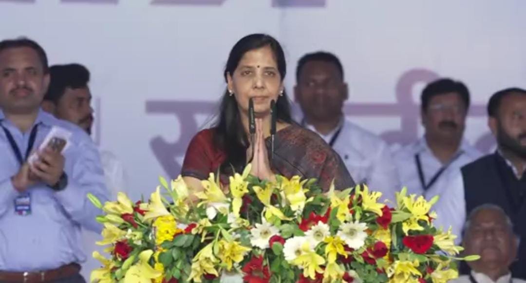 Sunita Kejriwal Reads Out Jailed Husband’s 6 “Guarantees” Ahead Of Polls