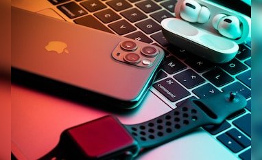 “Alert: Critical Vulnerability Puts iPhone, iPad, and MacBook Users at High Risk!”