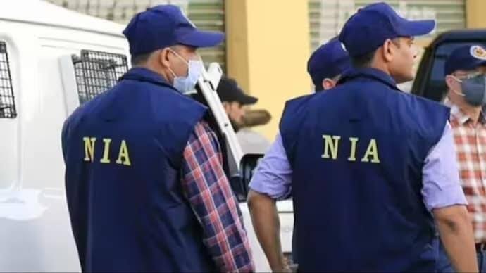 “NIA Team Attacked in West Bengal Raid: Officer Injured in 2022 Bomb Blast Case Operation”