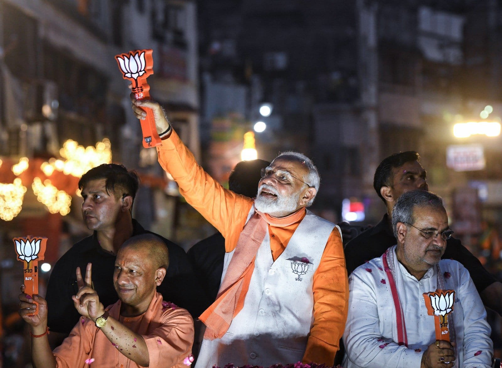PM Narendra Modi files Nomination: PM arrives in Varanasi to file nomination of Lok Sabha Elections.